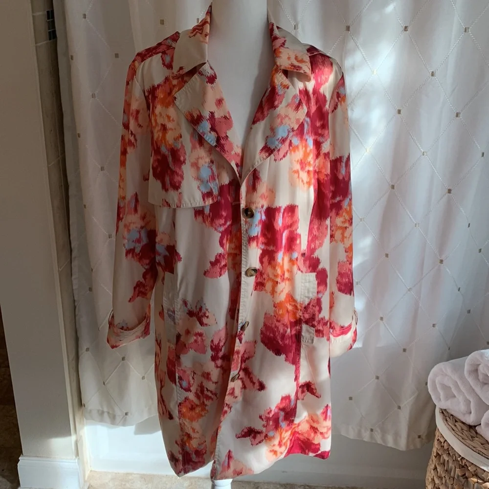 CHICOS lightweight trench coat with detachable hood - Picture 2 of 7